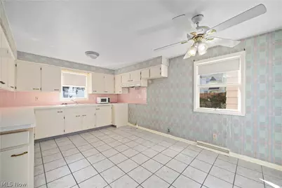 426 Kentucky Avenue, Lorain, OH 44052 - Photo 9