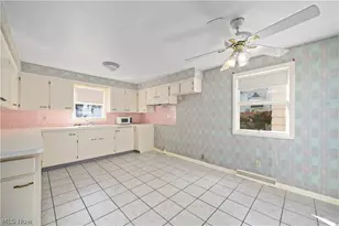 426 Kentucky Ave, Lorain, OH 44052 - Photo 9