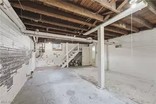 284 E Park Ave, Barberton, OH 44203 - Photo 31