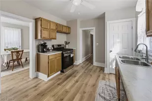 284 E Park Ave, Barberton, OH 44203 - Photo 19