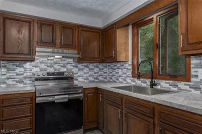 389 Stonewood Street, Canal Fulton, OH 44614 - Photo 5