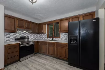 389 Stonewood Street, Canal Fulton, OH 44614 - Photo 3