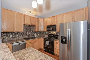 1344 Wellingshire Cir, Cuyahoga Falls, OH 44221 - Photo 17