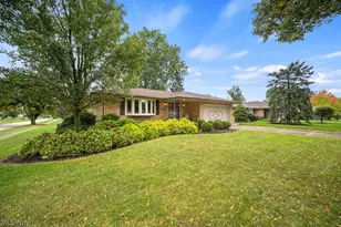 6161 Winchester Dr, Green Hills, OH 44131 - Photo 3