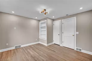 18329 Lomond Blvd, Huber Heights, OH 44122 - Photo 19