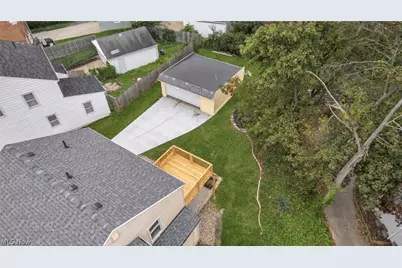 18329 Lomond Boulevard, Huber Heights, OH 44122 - Photo 45