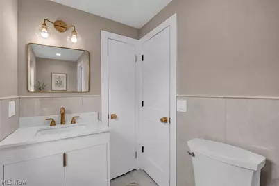18329 Lomond Boulevard, Huber Heights, OH 44122 - Photo 31