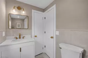 18329 Lomond Blvd, Huber Heights, OH 44122 - Photo 31