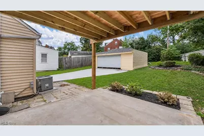 18329 Lomond Boulevard, Huber Heights, OH 44122 - Photo 39