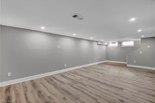 18329 Lomond Blvd, Huber Heights, OH 44122 - Photo 29