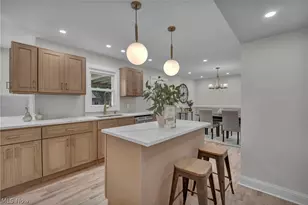 18329 Lomond Blvd, Huber Heights, OH 44122 - Photo 9