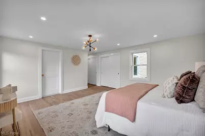 18329 Lomond Boulevard, Huber Heights, OH 44122 - Photo 21