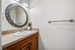 1121 Ashview Dr, Madison, OH 44057 - Photo 7