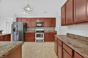 4843 Meadow Lark Dr, Lorain, OH 44053 - Photo 11