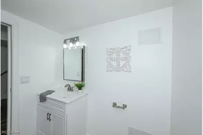 475 Iroquois Avenue, Akron, OH 44305 - Photo 33