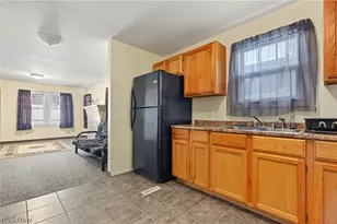 957 E Dewey Ave, Youngstown, OH 44502 - Photo 3