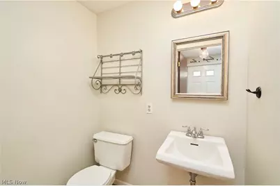 69 Quaker Ridge Drive, Akron, OH 44313 - Photo 9