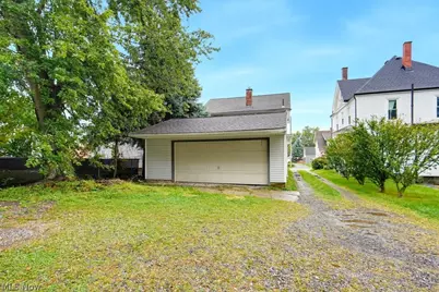 1401 Ridgeway Place NW, Canton, OH 44709 - Photo 3