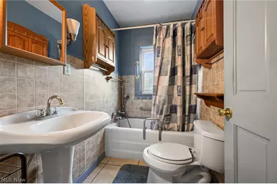 5241 Crestlawn Drive SE, East Canton, OH 44730 - Photo 15