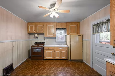 5241 Crestlawn Drive SE, East Canton, OH 44730 - Photo 11
