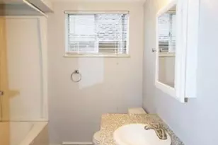 615 E Robinson Ave, Barberton, OH 44203 - Photo 9
