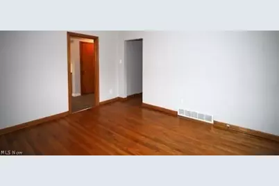 615 E Robinson Avenue, Barberton, OH 44203 - Photo 5
