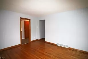 615 E Robinson Ave, Barberton, OH 44203 - Photo 5