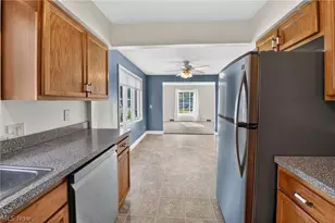 613 W Fike Ave, Orrville, OH 44667 - Photo 9