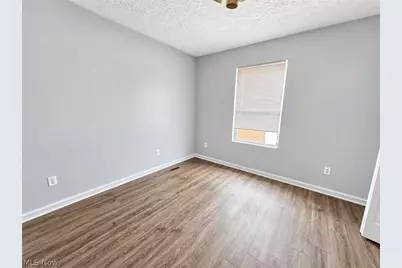 642 E Buchtel Avenue, Akron, OH 44304 - Photo 13