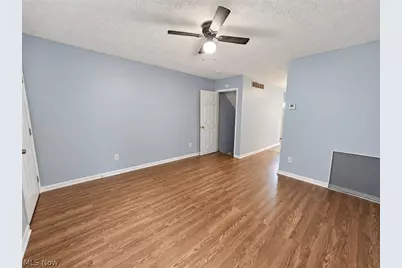642 E Buchtel Avenue, Akron, OH 44304 - Photo 9