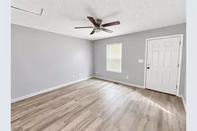 642 E Buchtel Avenue, Akron, OH 44304 - Photo 7