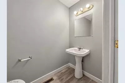 642 E Buchtel Avenue, Akron, OH 44304 - Photo 11