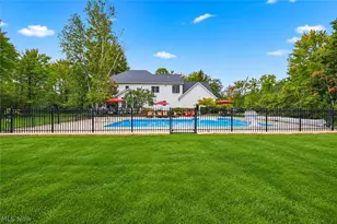 9505 Roryanna Dr, Chardon, OH 44024 - Photo 3