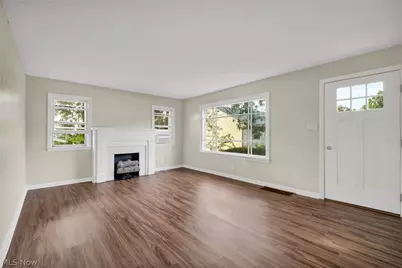 824 E Waterloo Road, Akron, OH 44306 - Photo 7