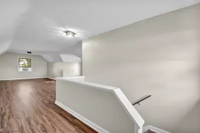 824 E Waterloo Road, Akron, OH 44306 - Photo 17
