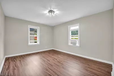 824 E Waterloo Road, Akron, OH 44306 - Photo 21