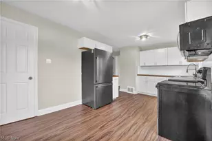 824 E Waterloo Rd, Akron, OH 44306 - Photo 11