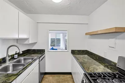 12900 Lake Avenue #1821, Oakwood, OH 44107 - Photo 5