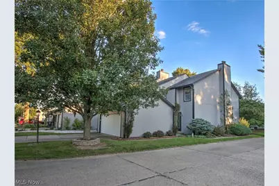 1418 Easthill Square NE, Canton, OH 44714 - Photo 3