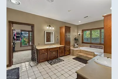 411 Donahey Avenue NE, New Philadelphia, OH 44663 - Photo 9