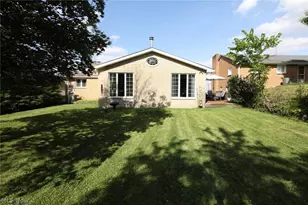 115 Forest Rd, Weirton, WV 26062 - Photo 5