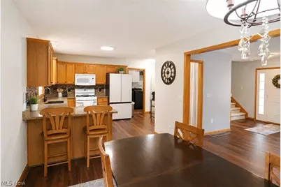 5856 Ridgeview Boulevard, North Ridgeville, OH 44039 - Photo 9