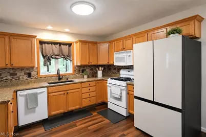 5856 Ridgeview Boulevard, North Ridgeville, OH 44039 - Photo 11