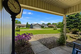 33037 Pebblebrook Dr, North Ridgeville, OH 44039 - Photo 31