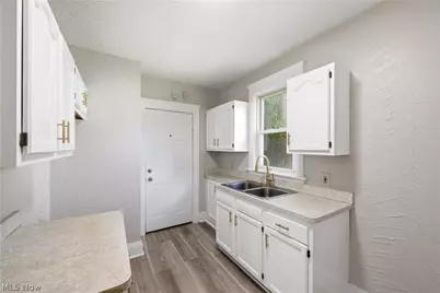 904 E 144th Street, Loveland, OH 44110 - Photo 15