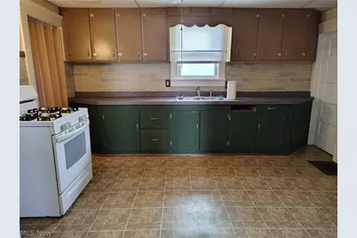 329 McClain Avenue, Coshocton, OH 43812 - Photo 5