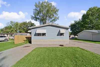 104 Pike Court, LaGrange, OH 44050 - Photo 3