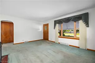 111 Yunker Ct, Elyria, OH 44035 - Photo 5