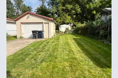 1057 Dover Avenue, Akron, OH 44320 - Photo 25