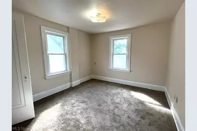 1057 Dover Avenue, Akron, OH 44320 - Photo 9